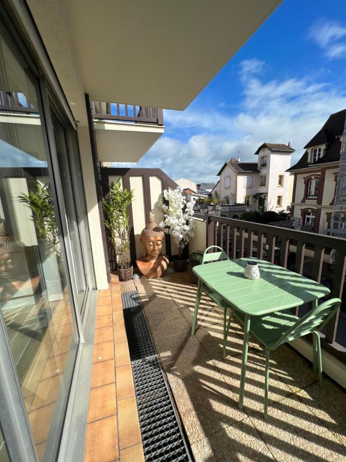 Appartement Hyper Centre De Cabourg Avec Balcon Extérieur photo