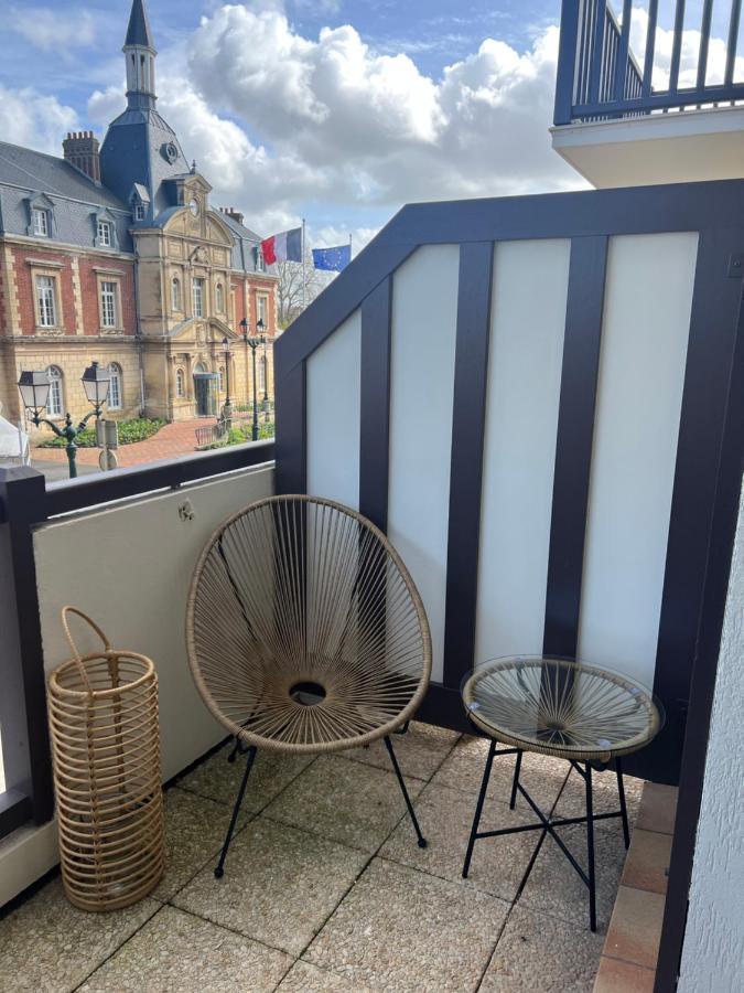 Appartement Hyper Centre De Cabourg Avec Balcon Extérieur photo